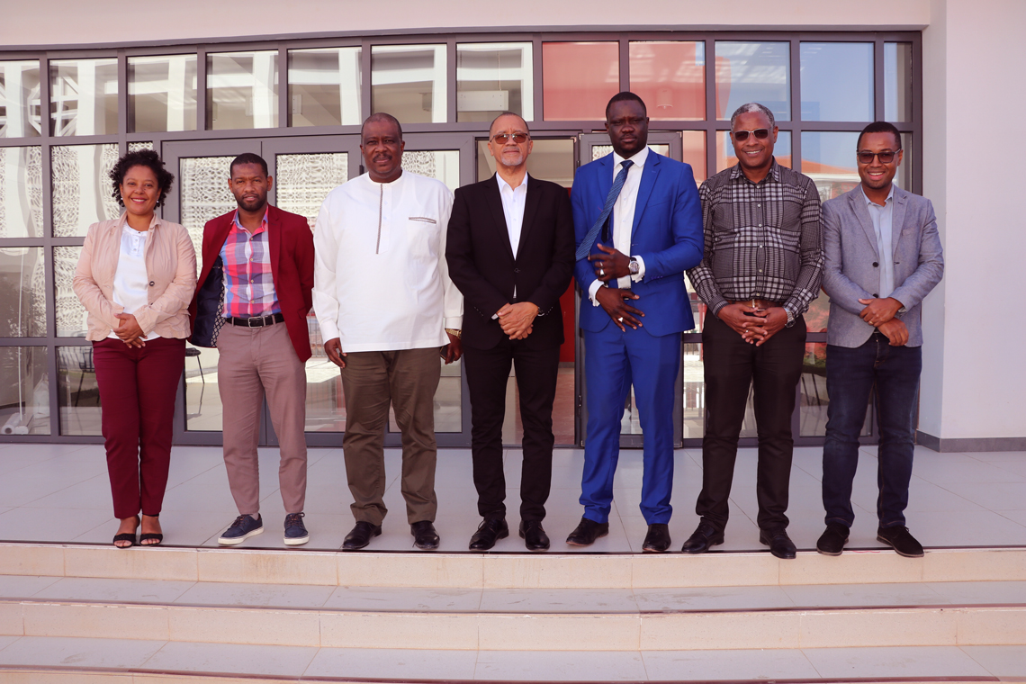 Reitor-recebe-Chefe-do-Departamento-Jurídico-da Universidade-du-Sine-Saloum-El-Hadj-Ibrahima-Niass.jpg